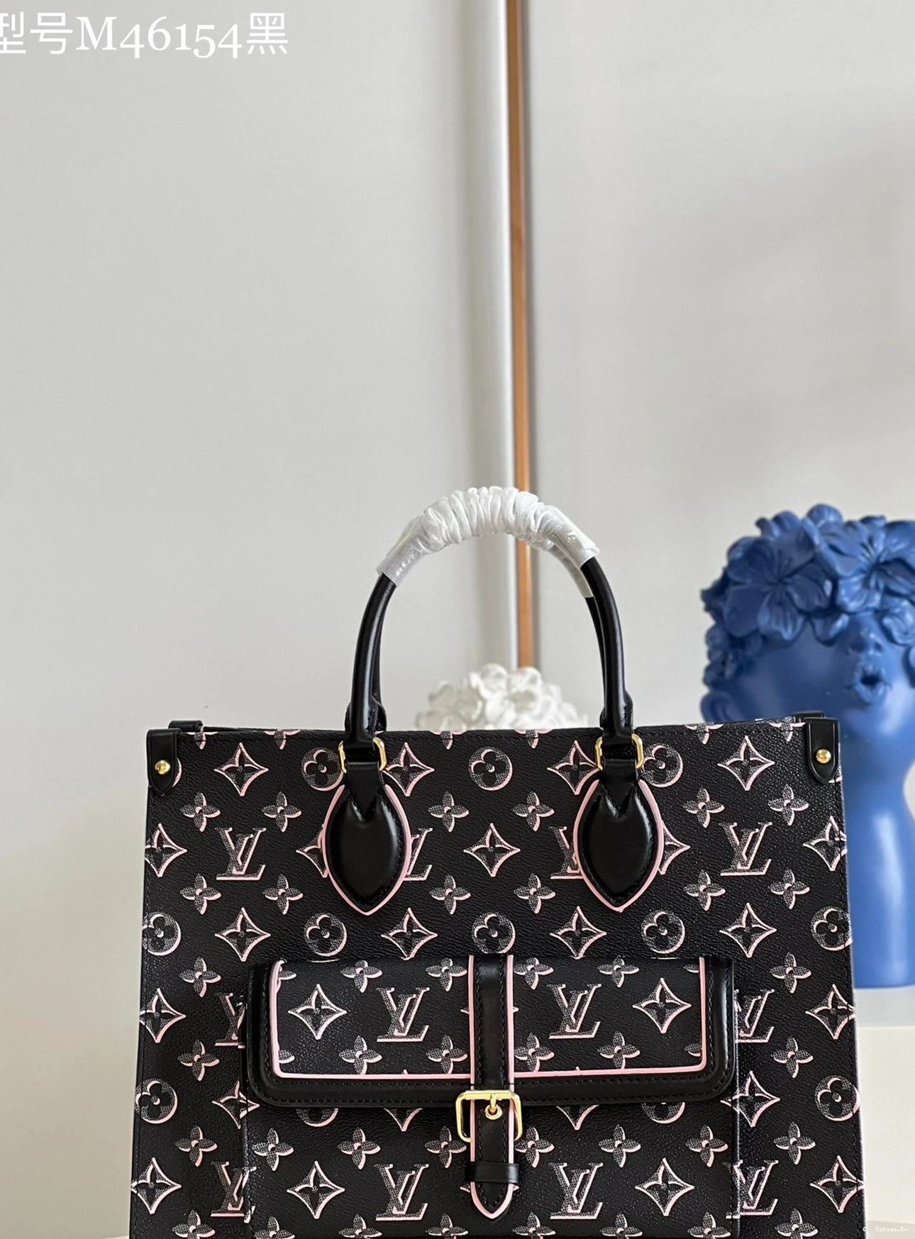 LOUIS ONTHEGO VUITTON 0401